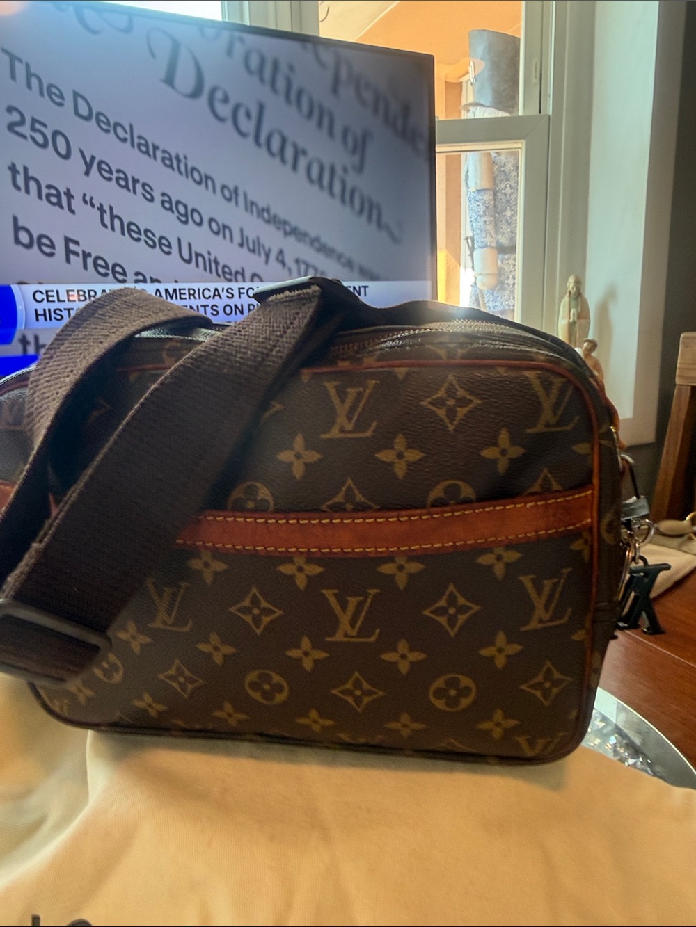 💯💯💯Louis Vuitton Monogram Reporter PM bag  with Dust bag (Charm not included ) - Picture 4 of 13